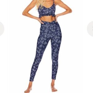 Beach Riot DANA LEGGING - ORCHID
BLOOM BUTTERELY - SOLD AS SET